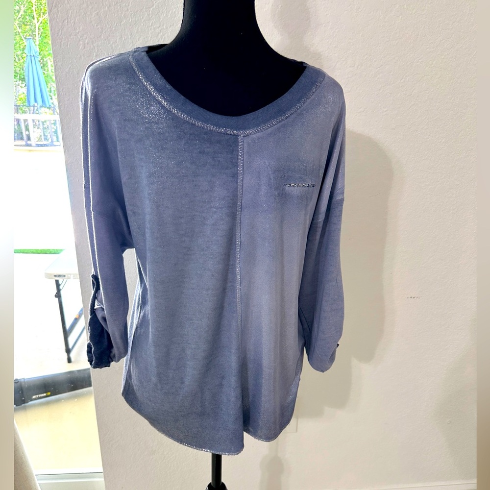New Collection metallic blue silver relaxed loose tee Y2K size medium